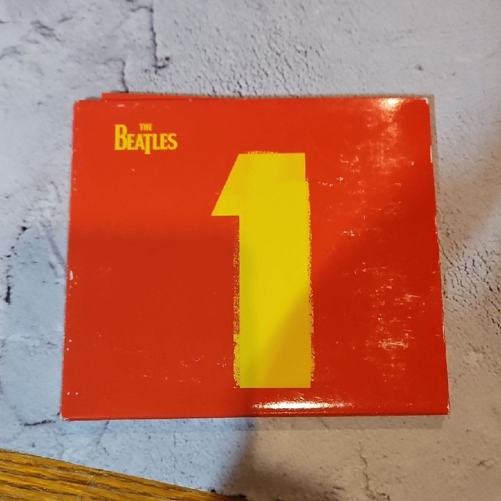 🌟3/$25🌟 The Beatles "1", a compilation CD album